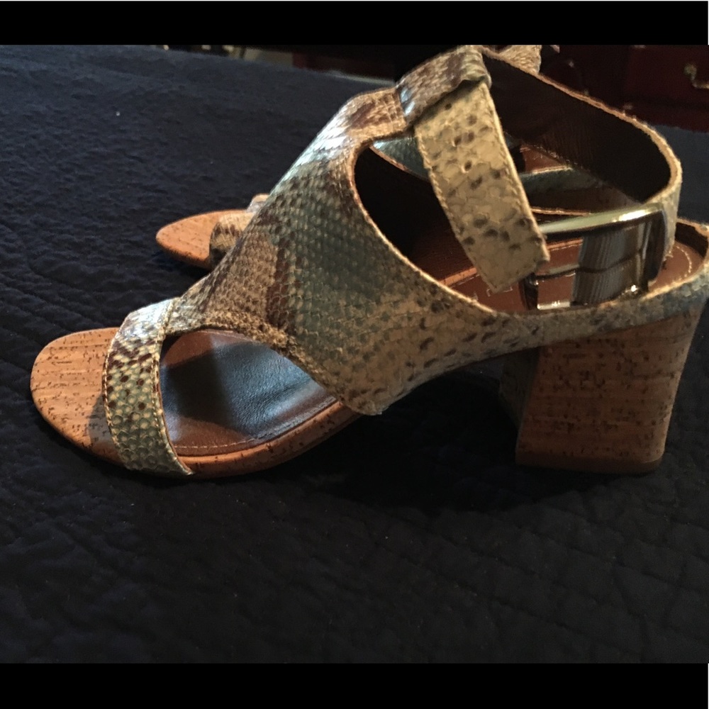 Brand new Donald Pliner sandals